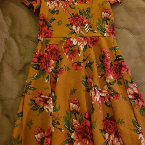 Girls size 8 and 10/12 clothes size 3 shoes - Picture 9 of 15